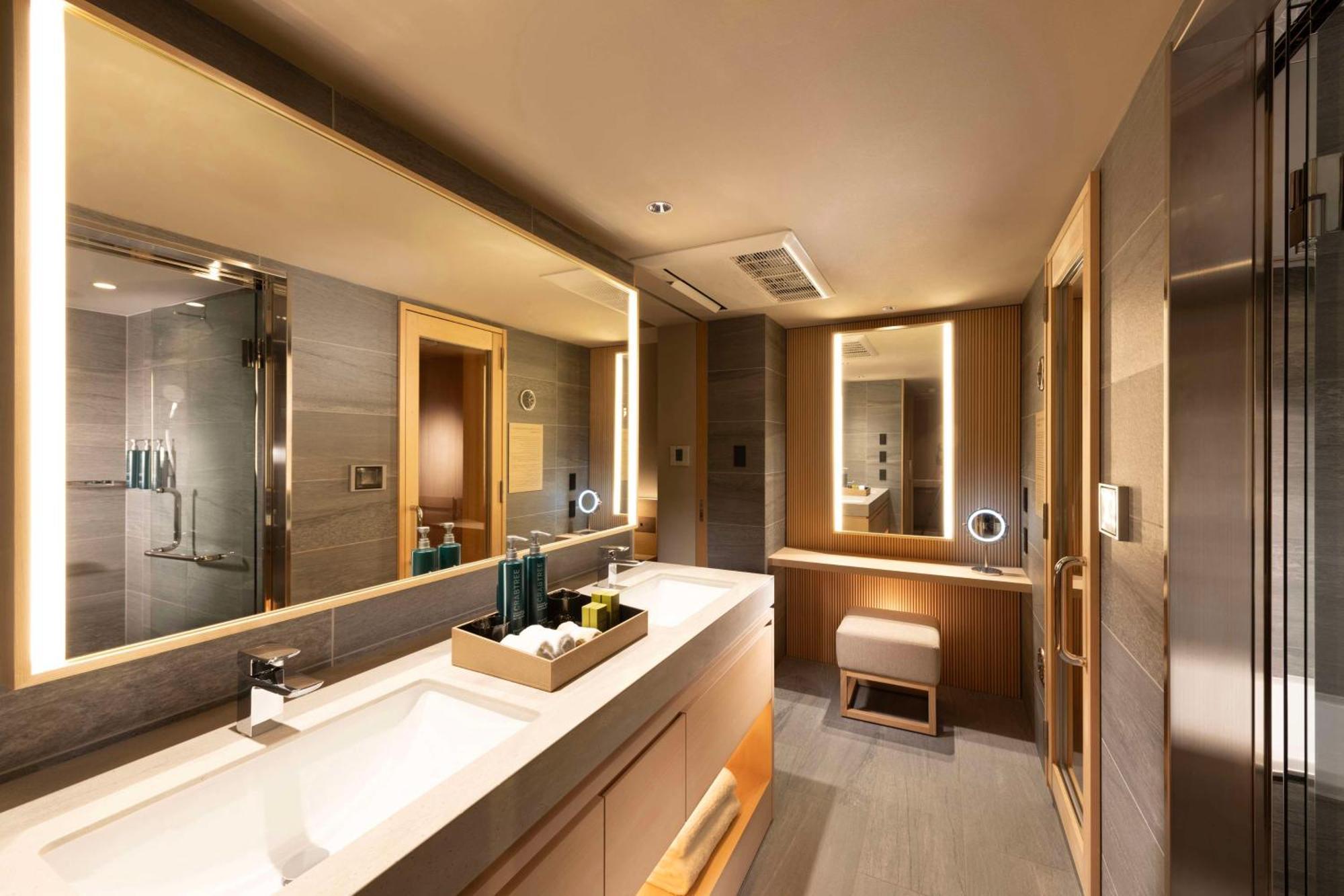 Doubletree By Hilton Higashiyama Hotel Kyōto